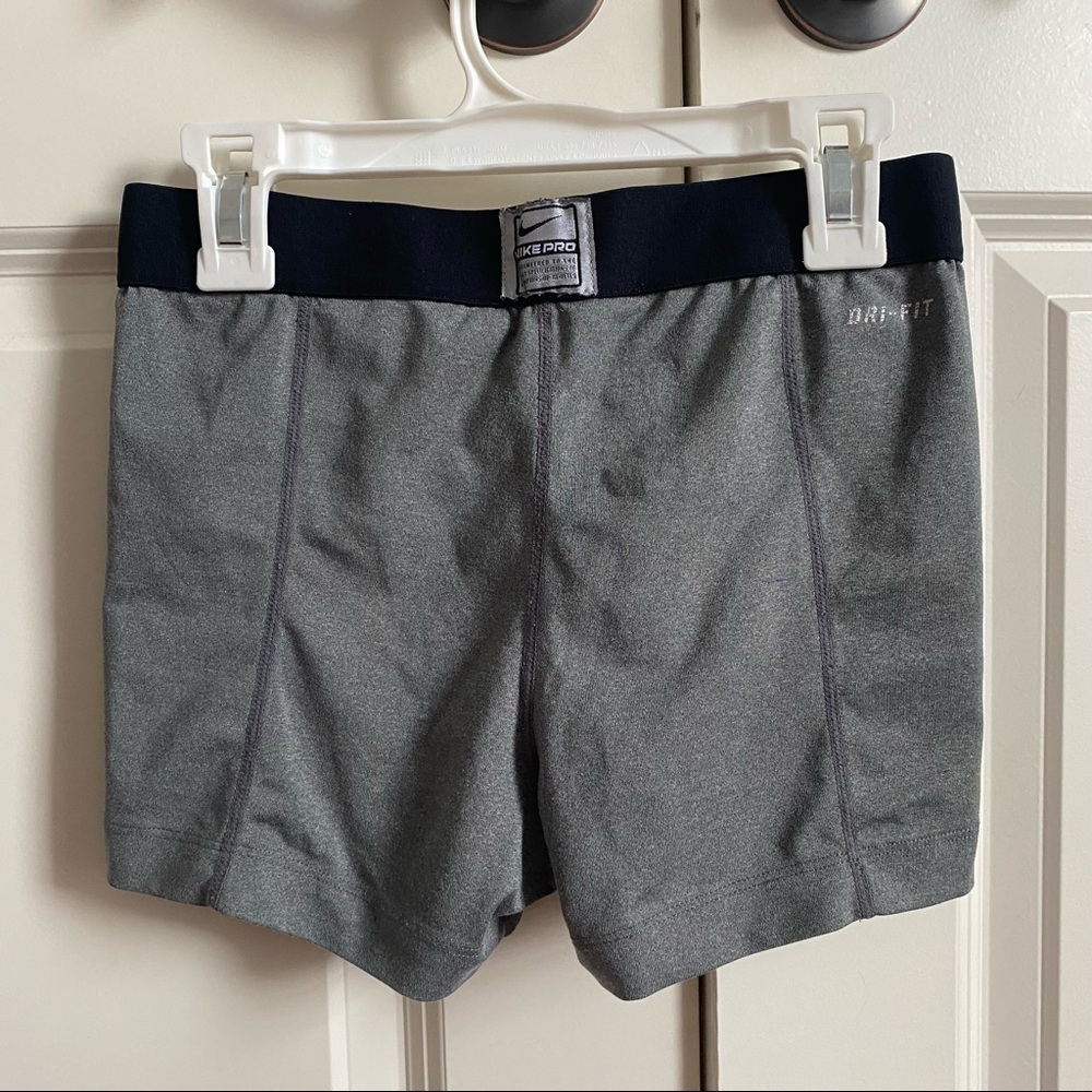 Grey Nike Pro Spandex - Picture 3 of 15